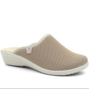 Fly Flot Mule Clog Women's Size 9 EU 40 Beige Fabric Casual Comfort Slip Ons NWT